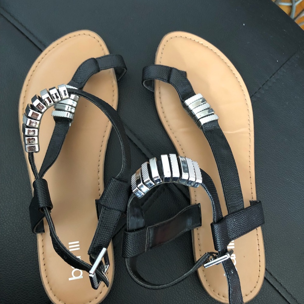 Black and silver size 8 sandals